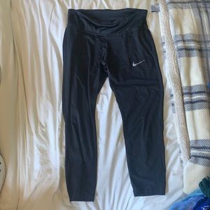 Black Nike leggings